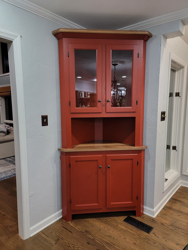 Corner Hutch